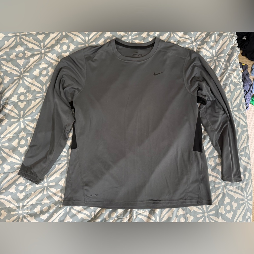 Nike Men's Charcoal Long Sleeve Tee